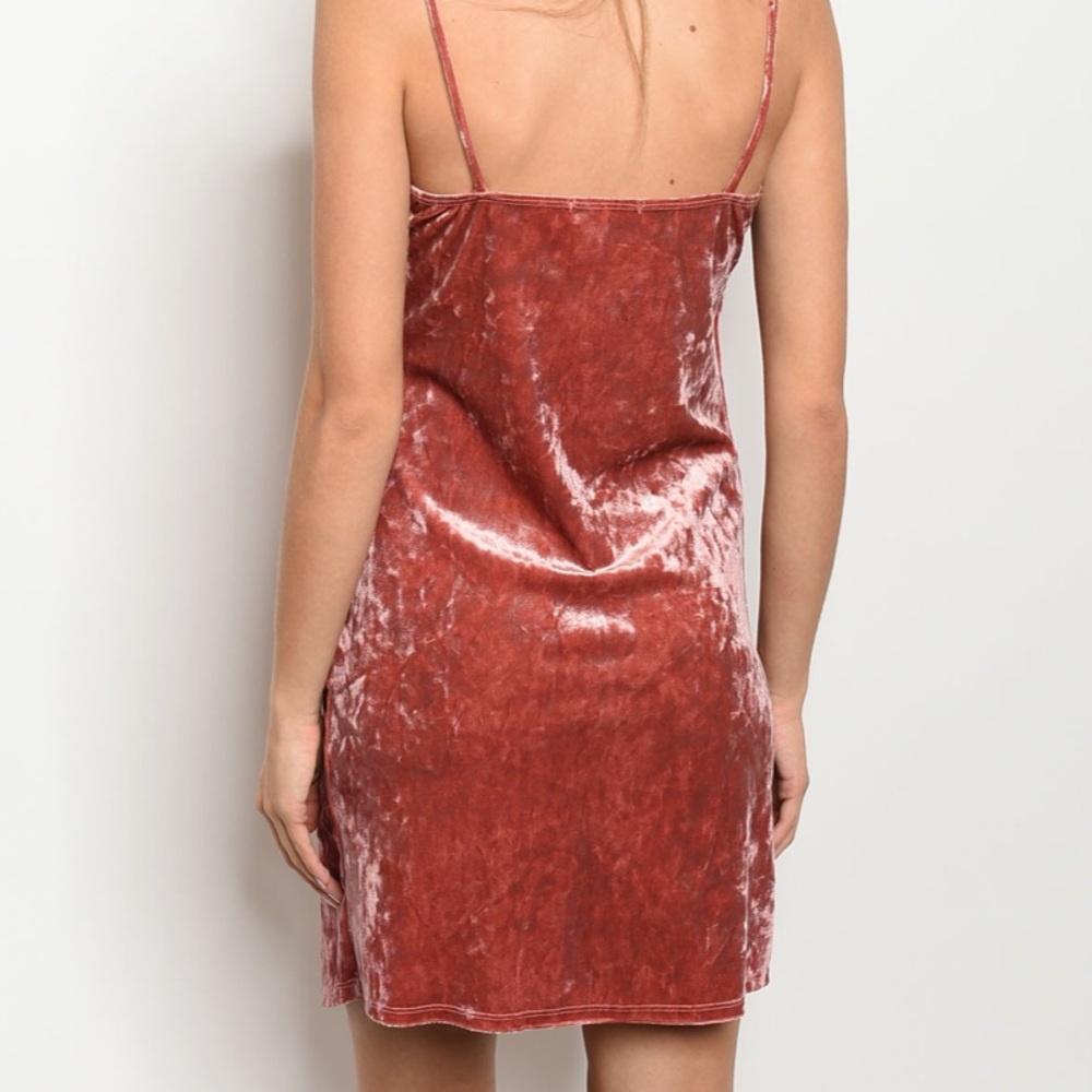 NWT Boutique Mauve Pink Crushed Velvet Dress - Picture 2 of 5